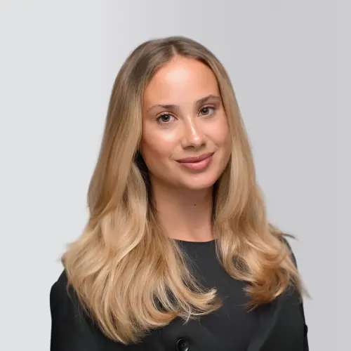 issy dickinson, uk business partner